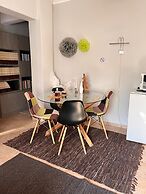 Room-neoclassical Guest House on Ground