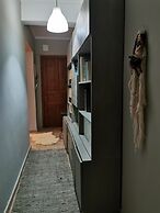 Room-neoclassical Guest House on Ground