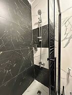 Stylish Luxe Apartment Fr 0003