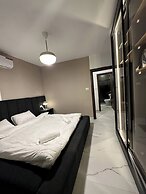 Stylish Luxe Apartment Fr 0003