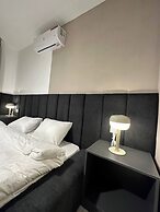 Stylish Luxe Apartment Fr 0003