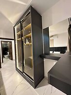 Stylish Luxe Apartment Fr 0003