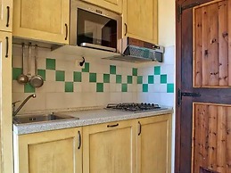 Panoramic Sea Views - Sunsets - 7 min Walk to Beach - Cottage Apartmen