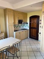 Panoramic Sea Views - Sunsets - 7 min Walk to Beach - Cottage Apartmen