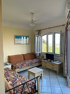 Panoramic Sea Views - Sunsets - 7 min Walk to Beach - Cottage Apartmen