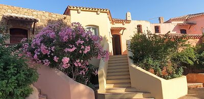 Panoramic Sea Views - Sunsets - 7 min Walk to Beach - Cottage Apartmen