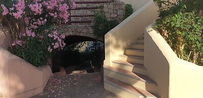 Panoramic Sea Views - Sunsets - 7 min Walk to Beach - Cottage Apartmen