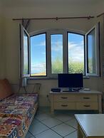 Panoramic Sea Views - Sunsets - 7 min Walk to Beach - Cottage Apartmen