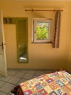 Panoramic Sea Views - Sunsets - 7 min Walk to Beach - Cottage Apartmen