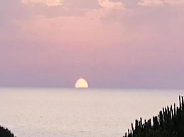 Panoramic Sea Views - Sunsets - 7 min Walk to Beach - Cottage Apartmen