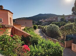 Panoramic Sea Views - Sunsets - 7 min Walk to Beach - Cottage Apartmen