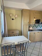 Panoramic Sea Views - Sunsets - 7 min Walk to Beach - Cottage Apartmen