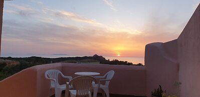 Panoramic Sea Views - Sunsets - 7 min Walk to Beach - Cottage Apartmen