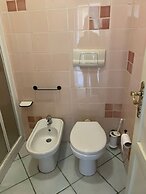 Panoramic Sea Views - Sunsets - 7 min Walk to Beach - Cottage Apartmen