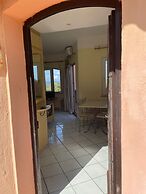 Panoramic Sea Views - Sunsets - 7 min Walk to Beach - Cottage Apartmen