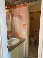 Panoramic Sea Views - Sunsets - 7 min Walk to Beach - Cottage Apartmen