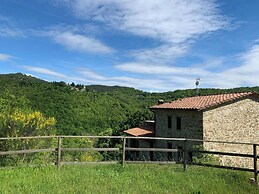 Apartment on the Hill Between Gubbio and Perugia