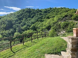 Apartment on the Hill Between Gubbio and Perugia