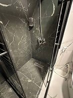 Stylish Luxe Apartment Fr 0006