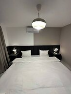 Stylish Luxe Apartment Fr 0006