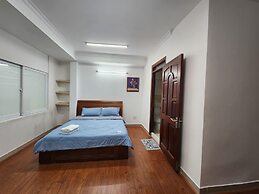 LaLaHouse Riverside Residence