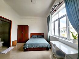 LaLaHouse Riverside Residence