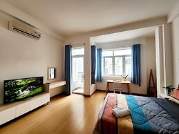 LaLaHouse Riverside Residence