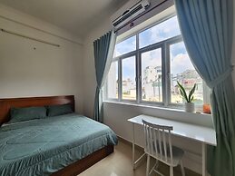 LaLaHouse Riverside Residence