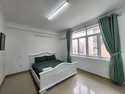 LaLaHouse Riverside Residence