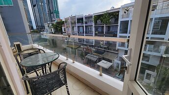 LaLaHouse Riverside Residence