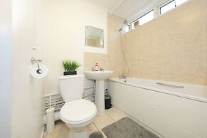 Balcony-freeparking-centrallocation-familyfriendly