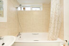 Balcony-freeparking-centrallocation-familyfriendly
