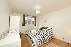 Balcony-freeparking-centrallocation-familyfriendly