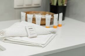 Beautiful Sea&lake Studio by Renters