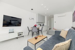 Beautiful Sea&lake Studio by Renters