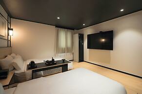 Mitasuya Ryokan Hotel Gumi by AanK