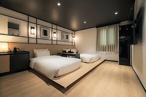 Mitasuya Ryokan Hotel Gumi by AanK