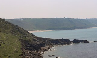 Eco-friendly Cornish Sanctuary Peaceful Location