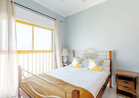 Cozy and Sunny Coastal Escape With Stunning Views