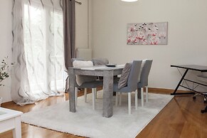 Charming 1 Bd Apt near ASOE in Athens