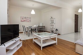 Charming 1 Bd Apt near ASOE in Athens