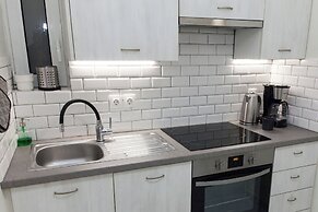 Charming 1 Bd Apt near ASOE in Athens