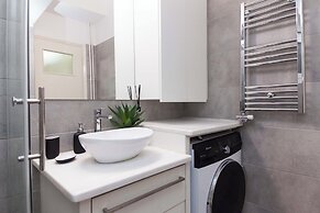 Charming 1 Bd Apt near ASOE in Athens