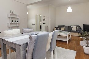 Charming 1 Bd Apt near ASOE in Athens