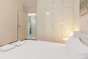 Charming 1 Bd Apt near ASOE in Athens