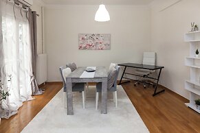Charming 1 Bd Apt near ASOE in Athens