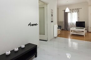 Charming 1 Bd Apt near ASOE in Athens
