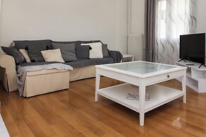 Charming 1 Bd Apt near ASOE in Athens