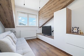 Cosy Arianska Studio by Renters