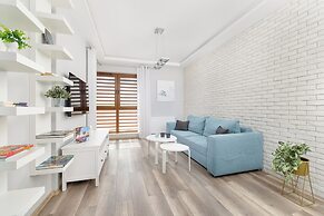 Cracow Apartment With Terrace by Renters
